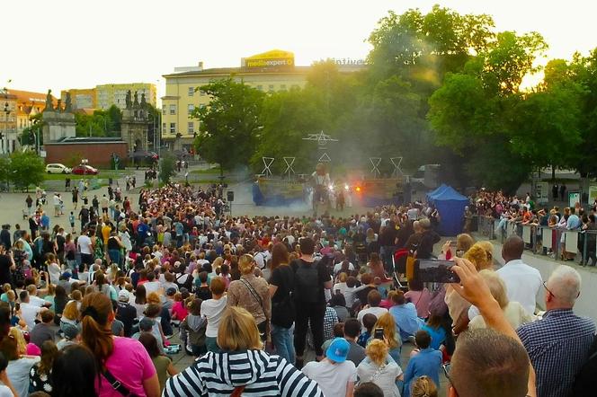 "Kosmiczna Podróż Guliwera" na placu Solidarności