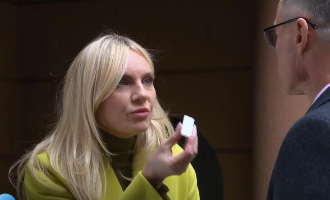 Na Wspólnej, odc 4066. Monika (Sylwia Gliwa), Damian (Waldemar Błaszczyk)