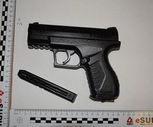 Najpierw groził śmiercią, później przyszedł z maczetą. Agresywny 29-latek w areszcie