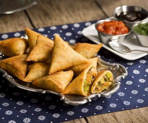 Samosy. Mój ulubiony przepis na indyjskie smażone pierożki samosa