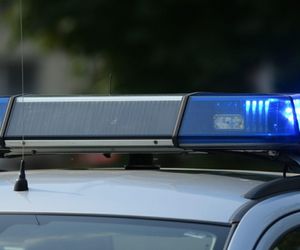 Pomorskie. 68-latek usłyszłał zarzuty za atak na 12-latkę. Szarpał ją, przytulał i całował wbrew woli
