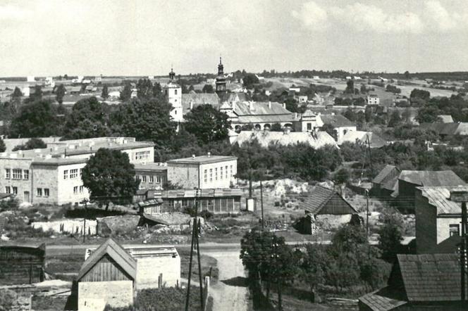 Ulica Starachowicka w Wąchocku wczoraj i dziś