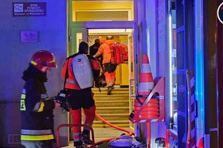 Dym i ogień w domu opieki. Uratowali kilkadziesiąt osób, jednej nie zdążyli