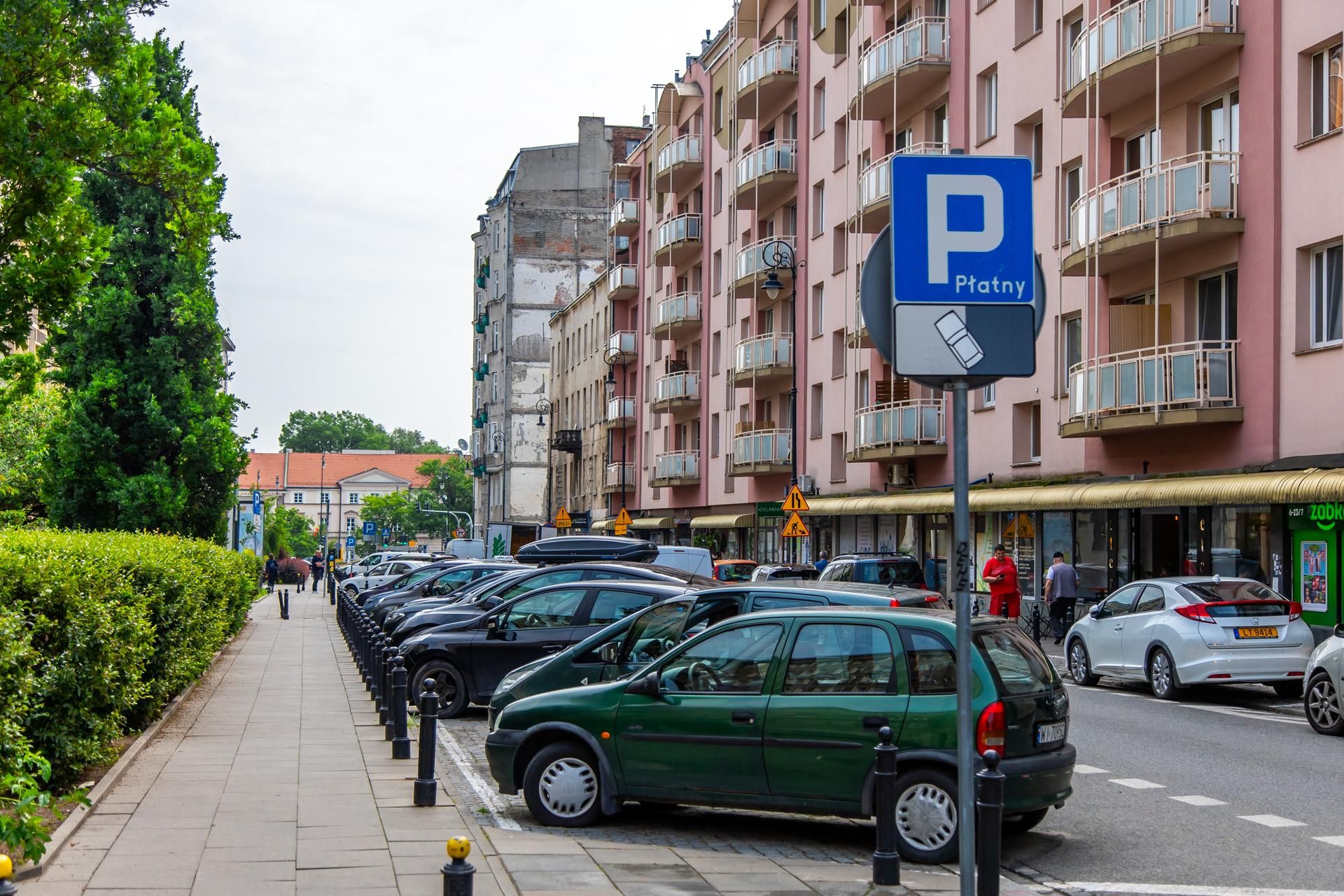 Ulice Śródmieścia Warszawy, na których urzędnicy dostaną miejsca parkingowe