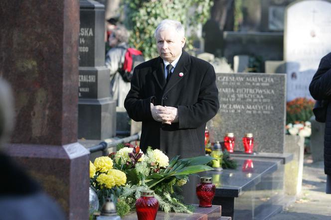 Jarosław Kaczyński na Cmentarzu Powązkowskim