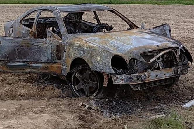 Podkarpacie: Kręcili bączki tak zawzięcie, że doprowadzili do pożaru samochodu