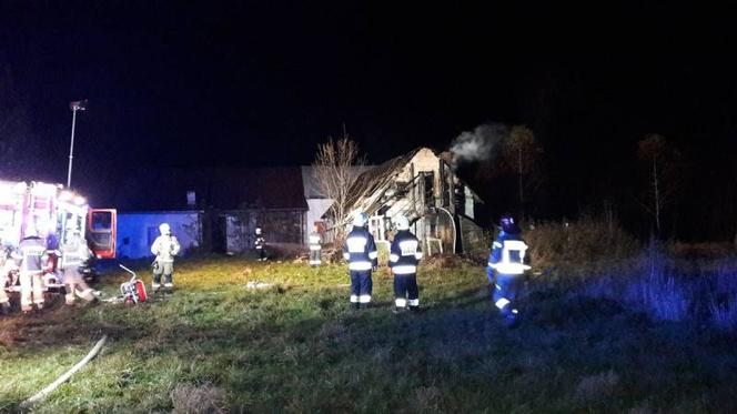 Spalone zwłoki na poddaszu budynku. TRAGEDIA w Maciejowej