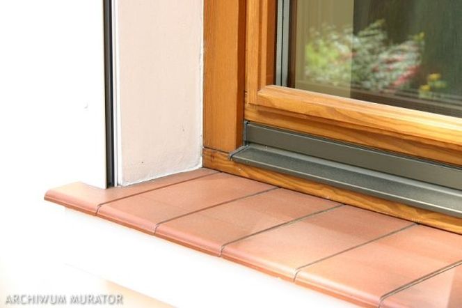 Parapet zewnętrzny z klinkieru