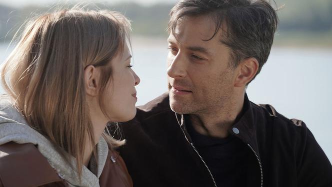 Na dobre i na złe odc. 764. Dominika (Paulina Gałązka), Marcin (Filip Bobek)
