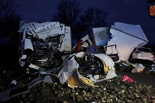 Śmiertelny wypadek pod Malborkiem! Dwie osoby zginęły w potwornym zderzeniu ciężarówek [ZDJĘCIA].