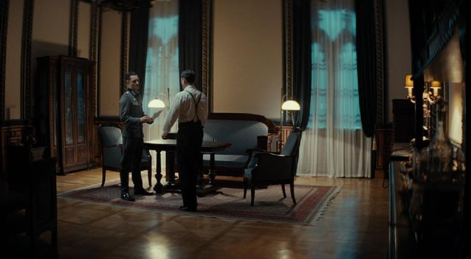 Zatoka szpiegów 2, ostatni odcinek 19. Franz (Bartosz Gelner), Bergman (Paweł Ławrynowicz)