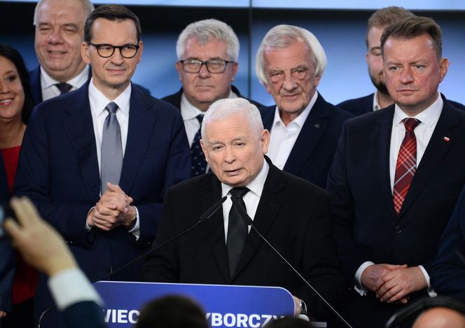 AI wybrała 5 najlepszych polityków w Polsce ostatnich 30 lat!