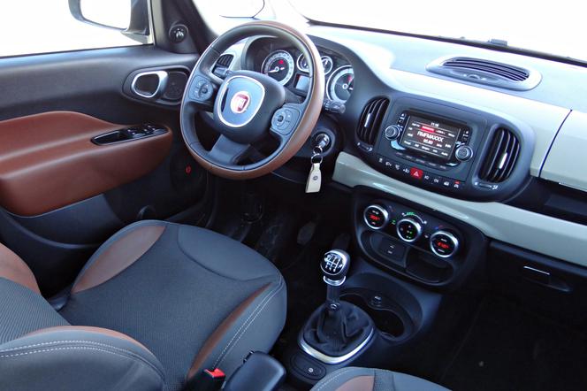 Fiat 500L Trekking 1.6 MultiJet - TEST, opinie, zdjęcia, wideo - DZIENNIK DZIEŃ 4: Wnętrze, wyposażenie i bagażnik