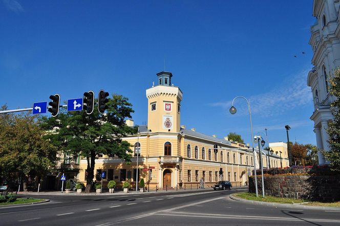 Mieszkańcy tych miast mają najniższe wykształcenie. Jak wygląda sytuacja w Łódzkiem?