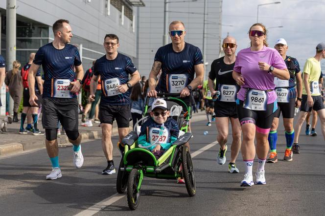 Nie chodzi i nie oddycha - a ukończył półmaraton. 