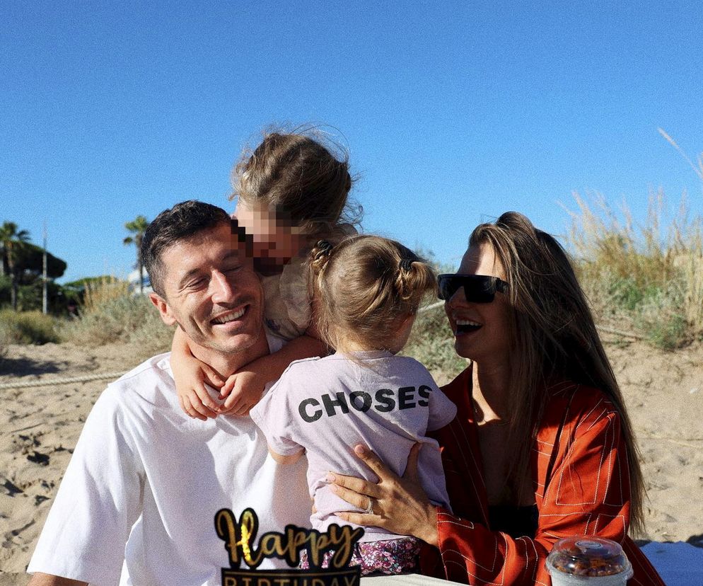 Lewandowscy z córeczkami