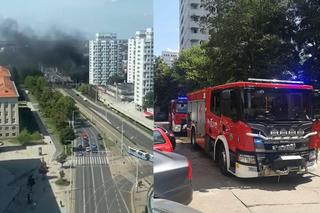 Pożar w centrum Wrocławia. Kłęby czarnego dymu nad miastem 