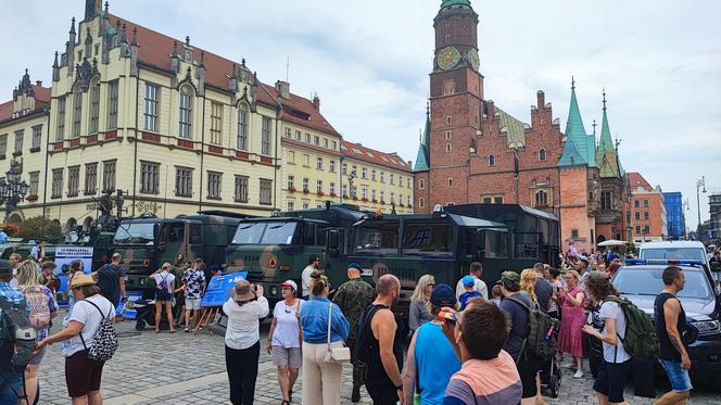 Święto Wojska Polskiego we Wrocławiu. Taki sprzęt zaprezentowano na wrocławskim Rynku 