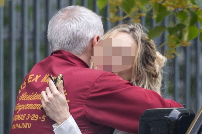 Tak Paweł Orleański całuje nieżonę!