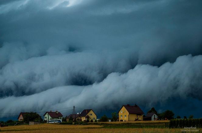 Potężna chmura szelfowa widziana z okolic Rzeszowa