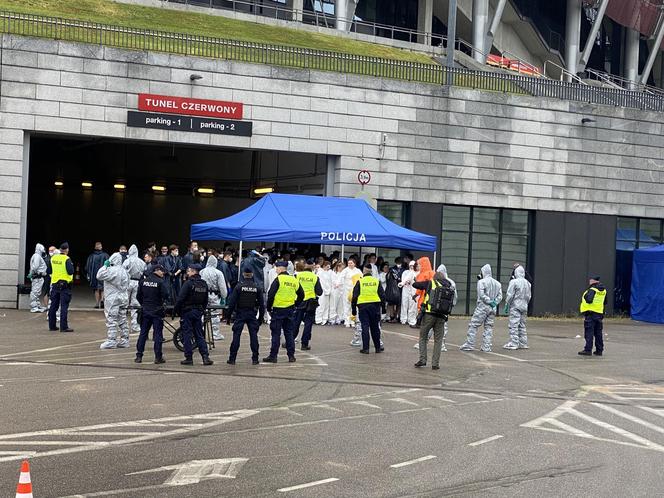 Ćwiczenia służb na PGE Narodowym w Warszawie