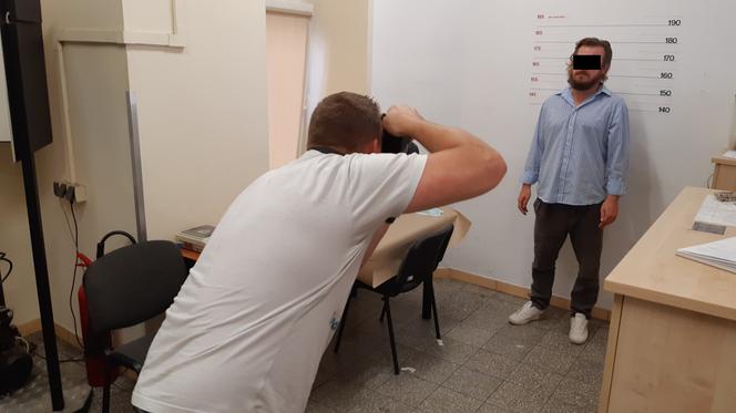 Nic dziwnego że Cezary S. milczał. Wiedział, że w ewidencji jego nazwisko pojawi sie jako nazwisko... trupa