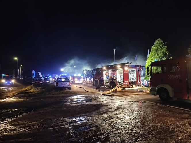 Przez lata prowadzili warsztat samochodowy w Kotomierzu pod Bydgoszczą. Pożar zabrał im wszystko. "Obudził nas walenie do drzwi i krzyk"