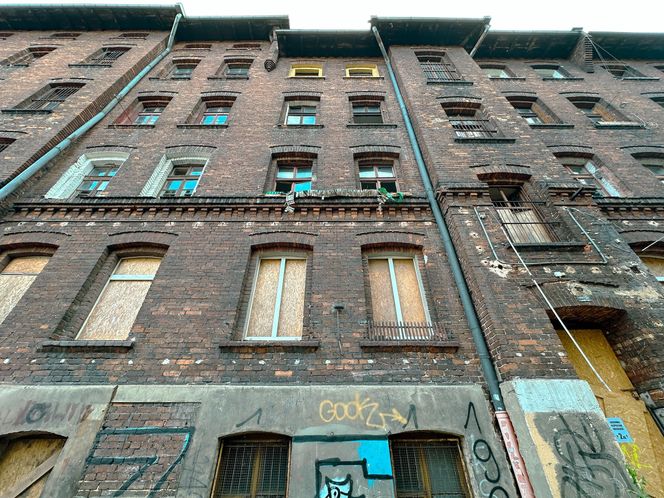 Zabytkowe famuły Izraela Poznańskiego w Łodzi 