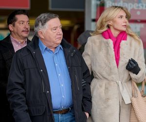 Na Wspólnej, odc. 4002. Włodek (Mieczysław Hryniewicz), Monika (Sylwia Gliwa), Bogdan (Wojciech Brzeziński)