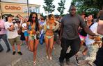 Sopot. Rihanna nie miała spokoju na plaży [FOTO]