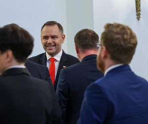 Iskrzy między Donaldem Tuskiem a Karolem Nawrockim