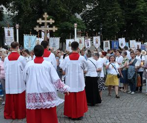 76. rocznica Cudu Lubelskiego. Procesja różańcowa w centrum Lublina
