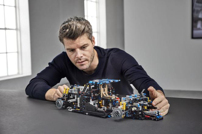 Bugatti Chiron z klocków LEGO