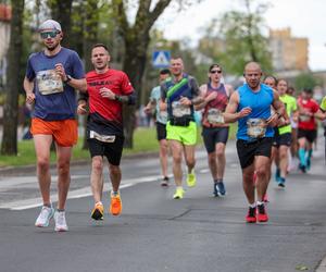 Wings for Life 2023. Tysiące biegaczy na ulicach Poznania