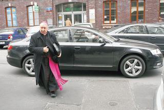 Rewia biskupich limuzyn