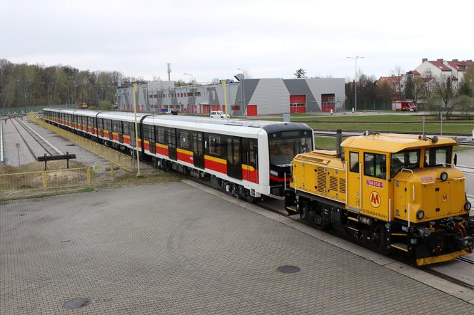 Powitaliśmy nowy pociąg metra. Skoda Varsovia jest już w Warszawie