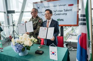 Koreańska Grupa Hanwha inwestuje w polską edukację obronną. 1,2 mln zł dla Akademii Wojsk Lądowych