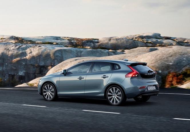 Volvo V40 lifting 2017