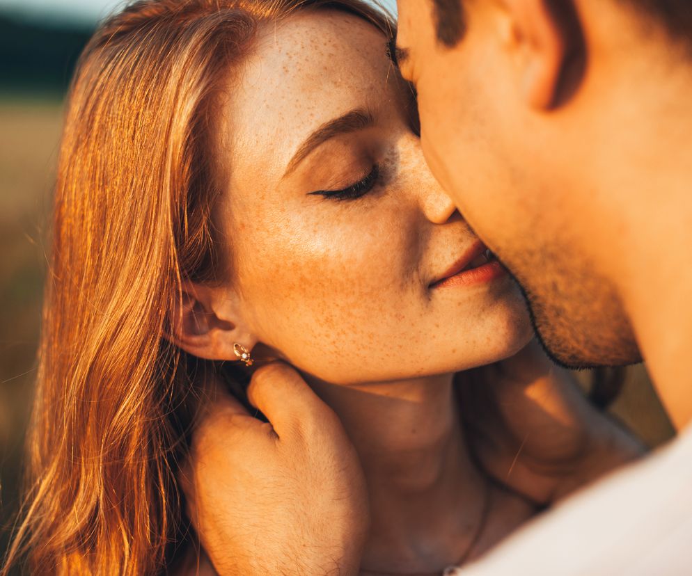 Choroby przenoszone przez pocałunki: mononukleoza, opryszczka