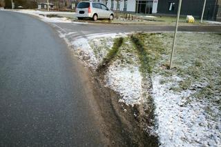 Pirat drogowy urwał koło przed komendą i uciekł. Nie zgadniesz, gdzie się schował