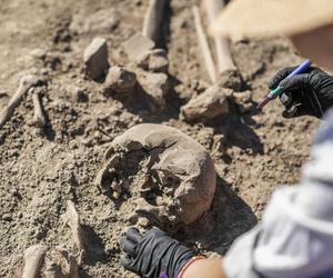 W Polsce odkryto upiorny grób dziecka. Miejscowi wierzyli, że odrodzi się jako wampir