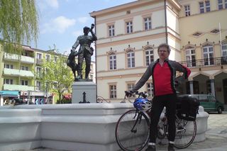 Jednośladem zdobył wszystkie gminy w Polsce. Niezwykły wyczyn 72-letniego Marka Pilucha