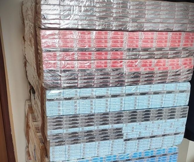 Przechowywał prawie sześć tysięcy paczek nielegalnych papierosów