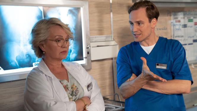 Na dobre i na złe, odcinek 717. Barbara Wilczewska (Agnieszka Pilaszewska), Michał Wilczewski (Mateusz Janicki)