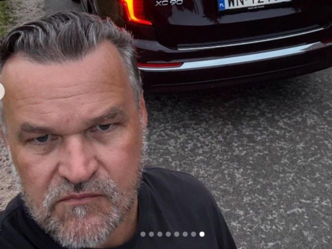 Oskarżony dziennikarz TVN, Adam Kornacki chwali się nową furą. Co za popis!