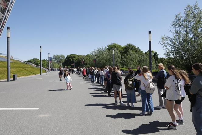  Targi Książki i Mediów VIVELO 2024 . Piątek 17 maja - na żywo