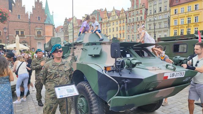 Święto Wojska Polskiego we Wrocławiu. Taki sprzęt zaprezentowano na wrocławskim Rynku 