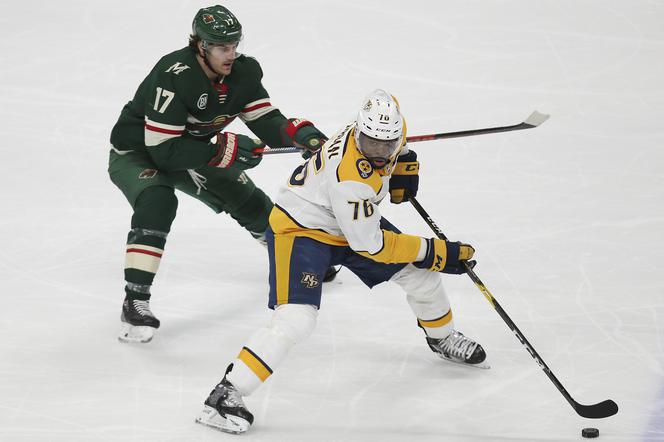 Upuścił kijek dla tej pupy