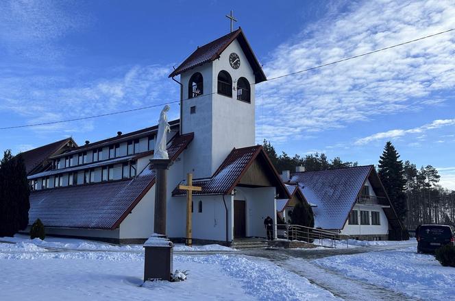 31-letnią Jolę zamordował mąż. Pogrzeb kobiety w Baninie