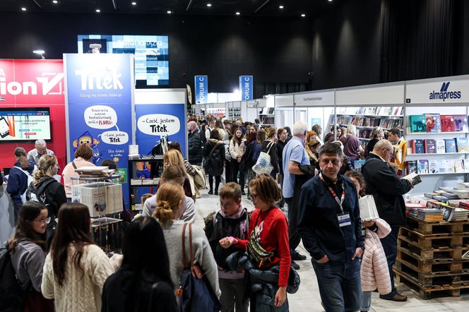 Targi Książki w Katowicach to okazja do zdobycia autografów pisarzy